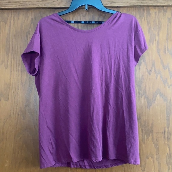 Victoria’s Secret Sport Tee - Picture 1 of 4